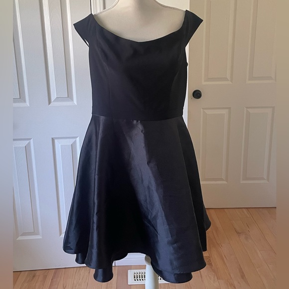 Off-The-Shoulder Fit & Flare Knee Length Dress - Picture 3 of 3